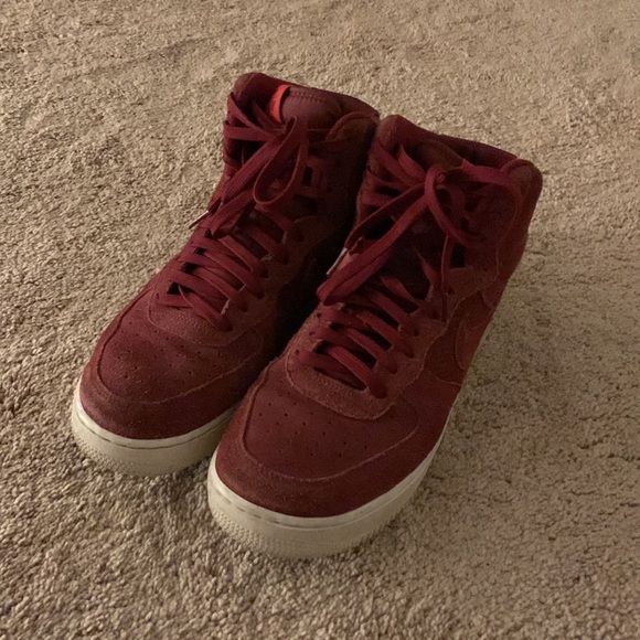 air force 1 nike high tops. (07 university red white suede) - Picture 4 of 4